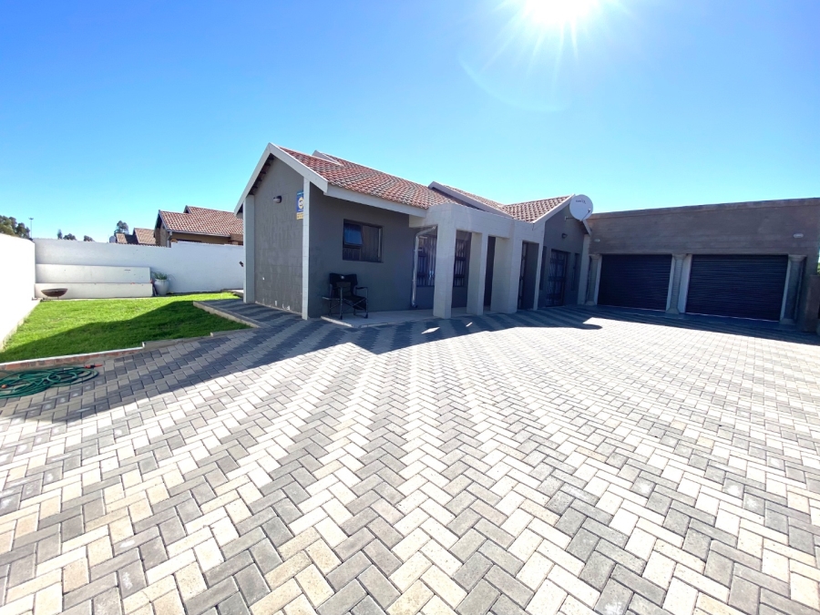 3 Bedroom Property for Sale in Vista Park Free State